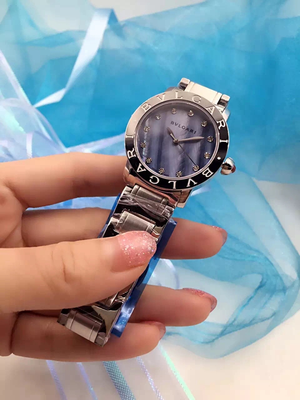 ブルガリ時計正面デザイン